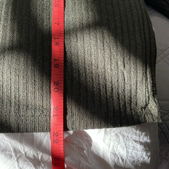 SHEIN Green Ribbed Turtle Neck Cropped Top Size L - Picture 9 of 9